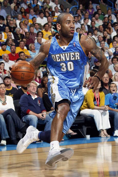 仅凸显了拜 仅凸显了拜