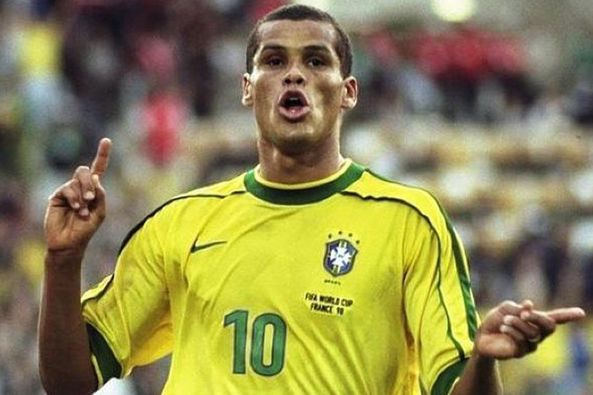 以简约而不 以简约而不