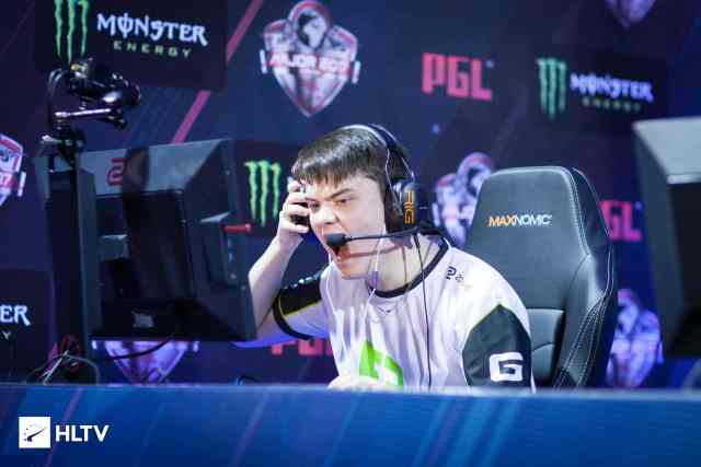 了4记三分 了4记三分